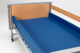 Cradle to hold active mattress and fill side gap CRD 1